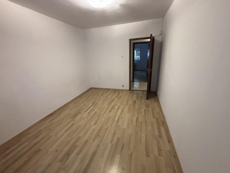 Apartament cu 3 camere decomandat în Iancului
