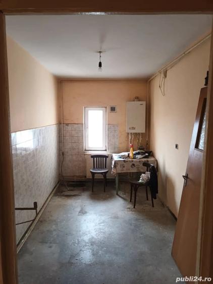 Apartament cu 4 camere decomandat în Central