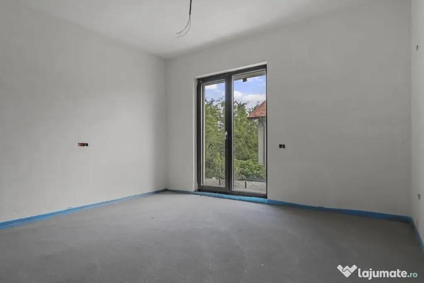 Casă cu 4 camere cu Teren 625 Mp în Militari