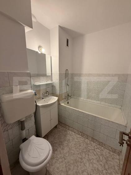 Apartament cu 2 camere semidecomandat în Republicii