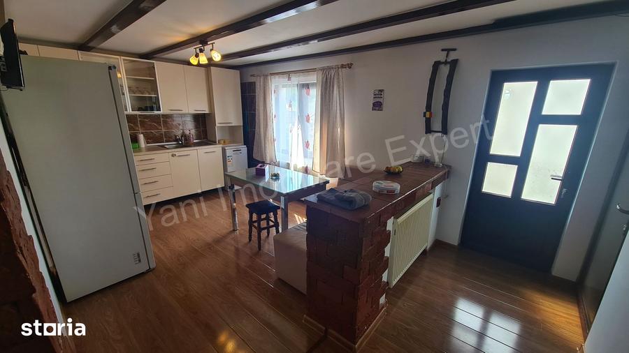Casă cu 4 camere cu Teren 50 Mp în Central