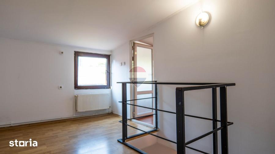 Casă cu 9 camere cu Teren 160 Mp în Chitila