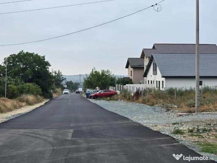 Teren de vanzare in Lazu - 3