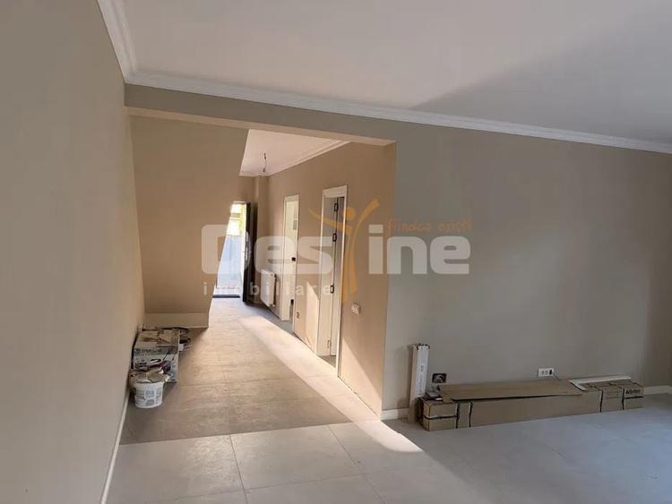 Duplex cu 4 camere cu Canalizare în Central