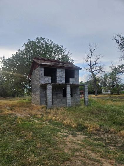 Casă cu Teren 150 Mp în Periam