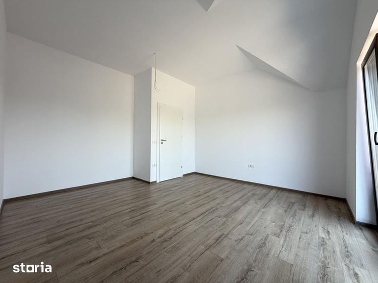 Casă cu 4 camere cu Teren 350 Mp în Sânandrei