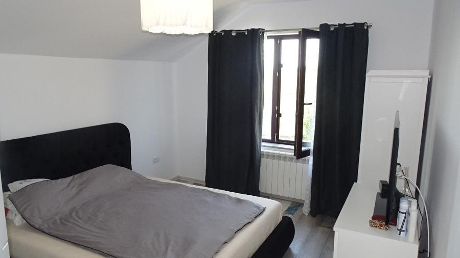 Casă cu 4 camere cu Teren 942 Mp în Zăvoi