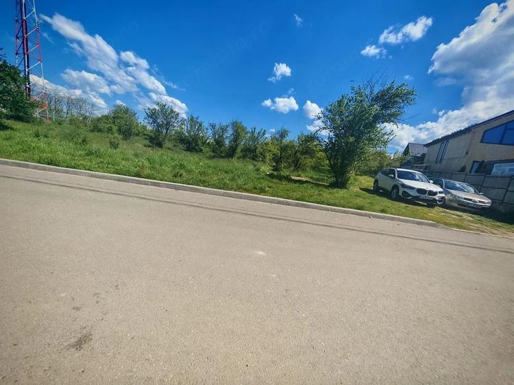 Teren de 2000 mp, în Nord