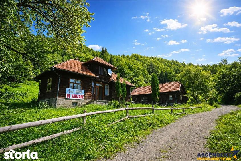 Casă cu 2 camere decomandat cu Teren 4300 Mp în Bran