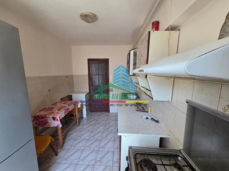 Apartament 3 Camere Decomandat, 2 Balcoane Ultracentral, Bld. Unirii - 2