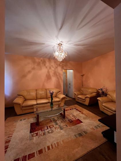 Apartament cu 2 camere semidecomandat, mobilat în 1 Mai