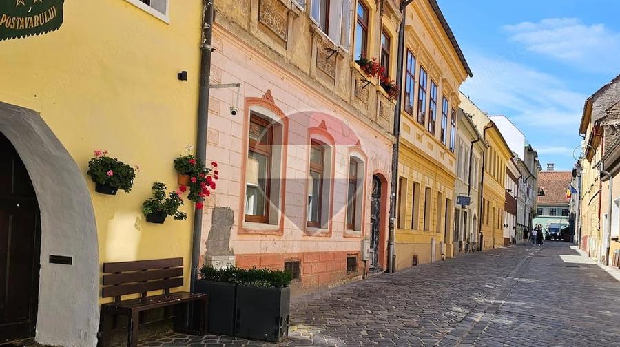 Apartament cu 2 camere semidecomandat în Centrul Istoric