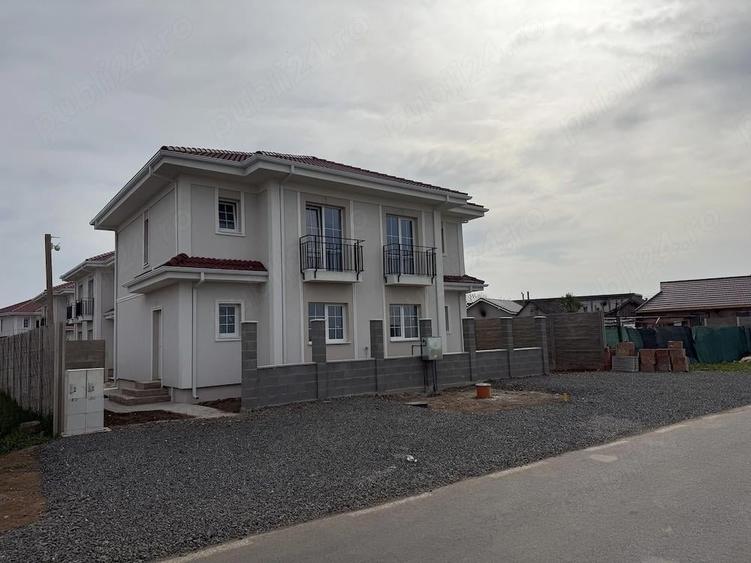 Casă cu 2 camere cu Teren 150 Mp în Sânandrei