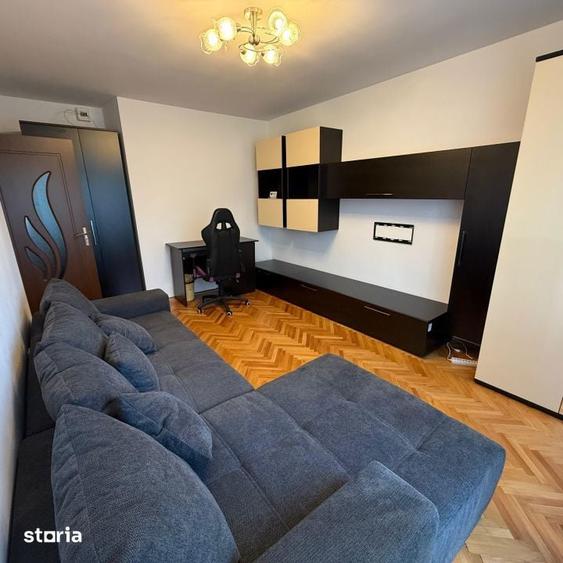 Apartament cu 3 camere semidecomandat în Săsar