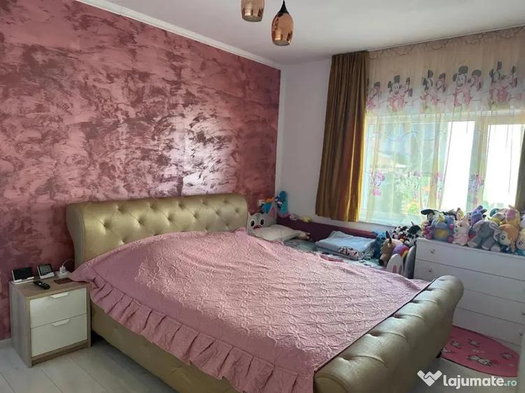 Apartament cu 2 camere decomandat, mobilat în Central