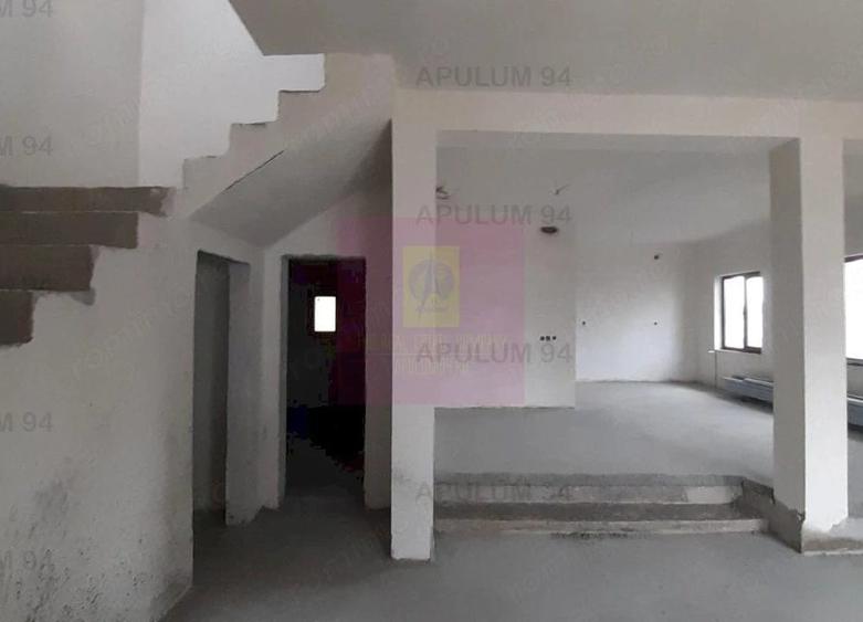 Casă cu Teren 433 Mp în 1 Decembrie