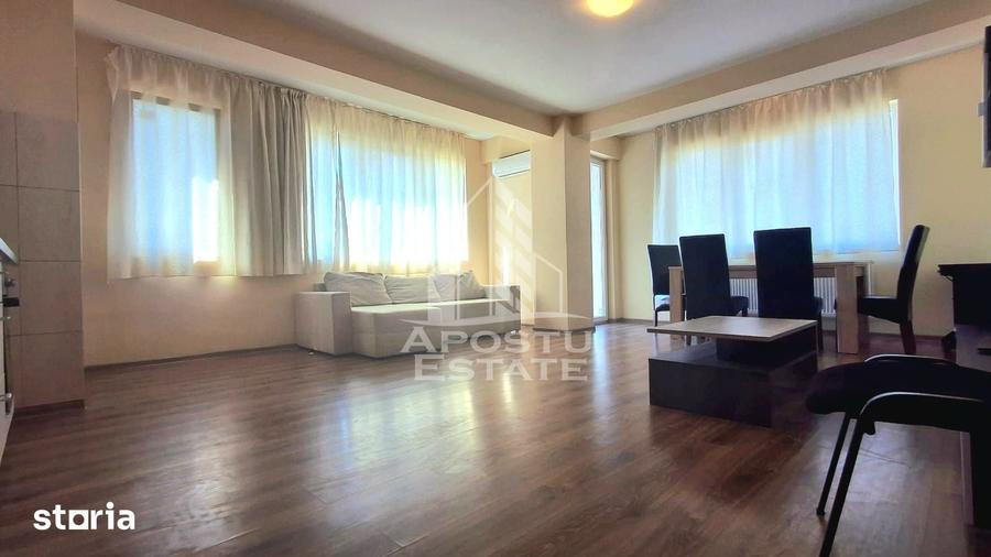 Apartament cu 3 camere decomandat în Central