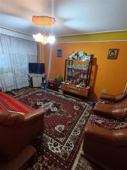 Apartament cu 2 camere decomandat în Radu Negru