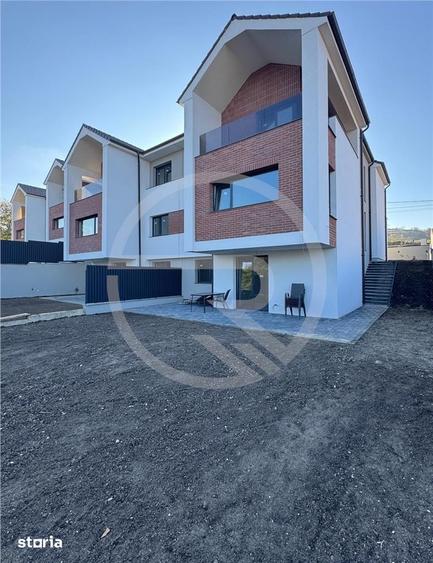 Casă cu 5 camere cu Teren 612 Mp în Borhanci
