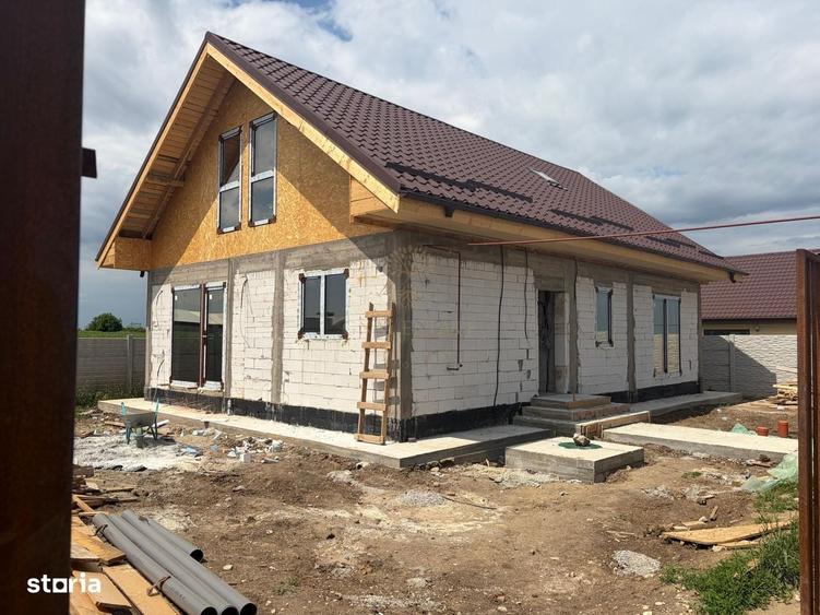 Casă cu 4 camere în Gagu