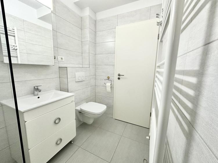 Apartament cu 2 camere decomandat, mobilat în Tractorul