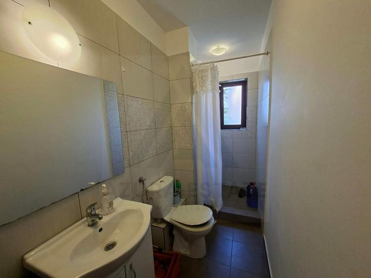 Apartament cu 3 camere decomandat, mobilat în Calea Dumbrăvii