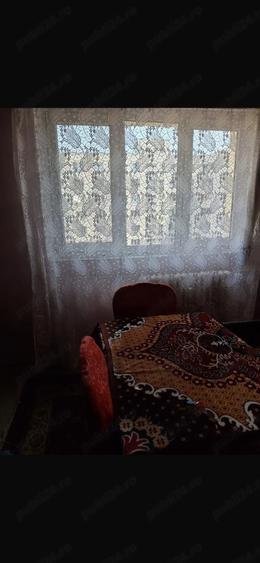 Apartament cu 3 camere decomandat în Obor