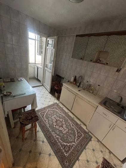 Apartament cu 3 camere decomandat în Micro 39