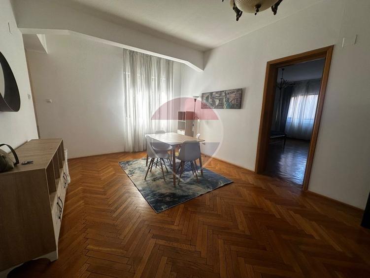 Apartament cu 3 camere decomandat, mobilat în Magheru