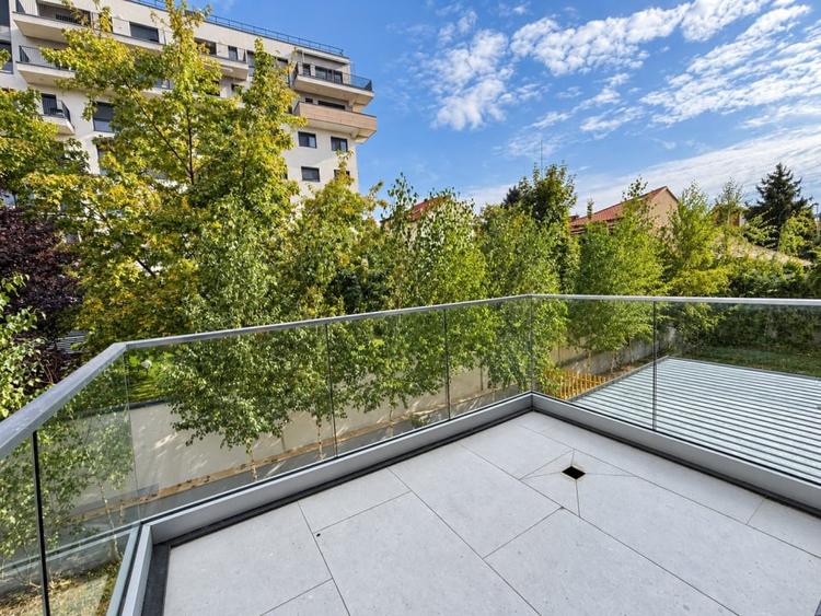 Apartament cu 3 camere decomandat în Domenii