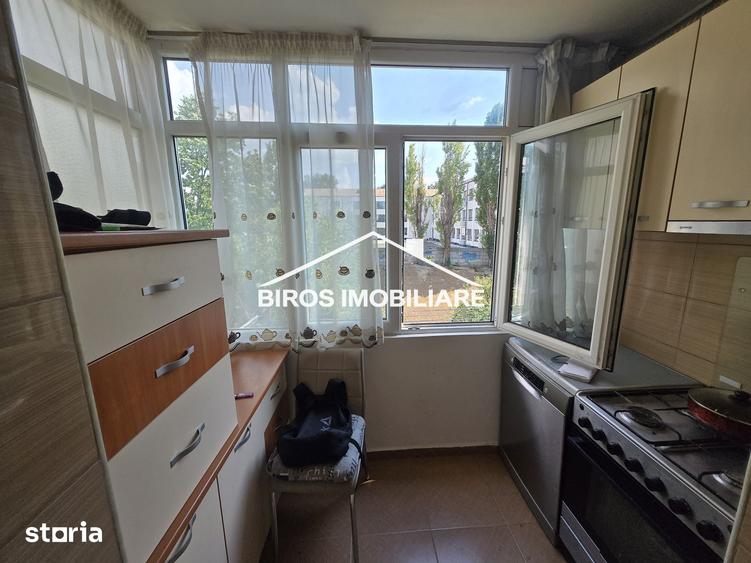 Apartament cu 2 camere decomandat în Valea Rosie