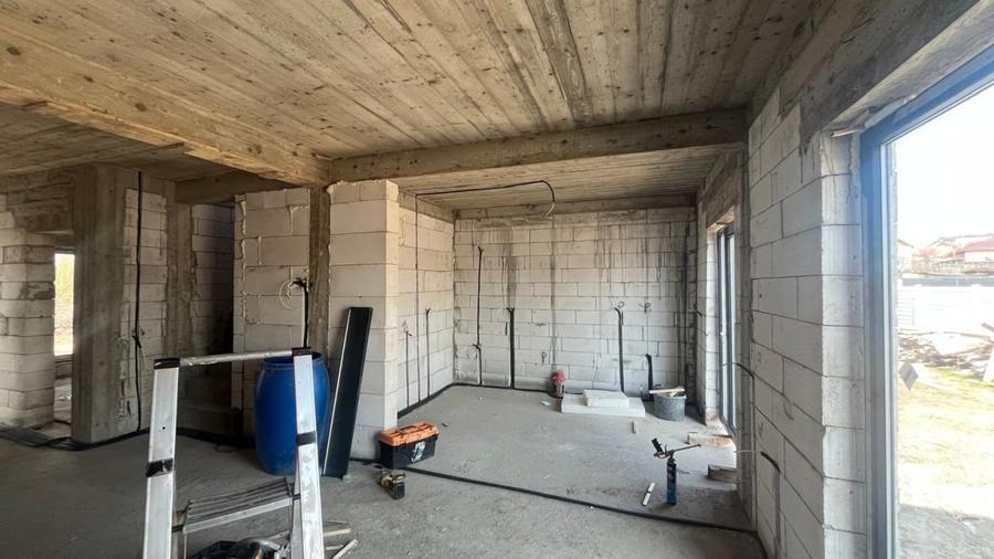 Casă cu 5 camere cu Canalizare în Exterior Nord