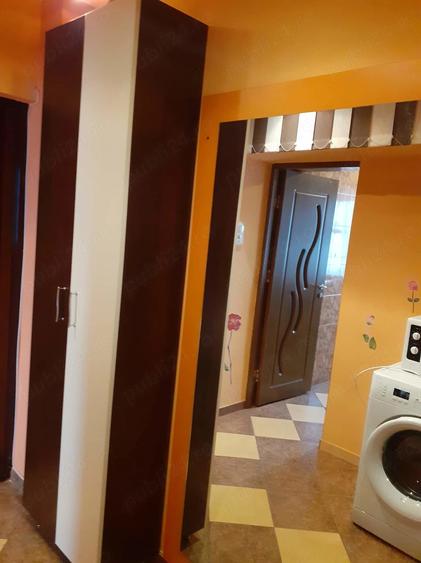 Apartament cu 2 camere semidecomandat în Micro 6