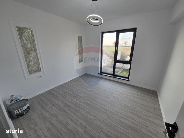 Casă cu 4 camere în Petrești