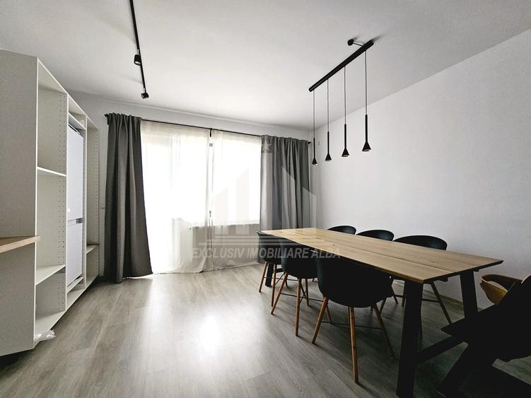 Apartament cu 3 camere decomandat, mobilat în Lipoveni