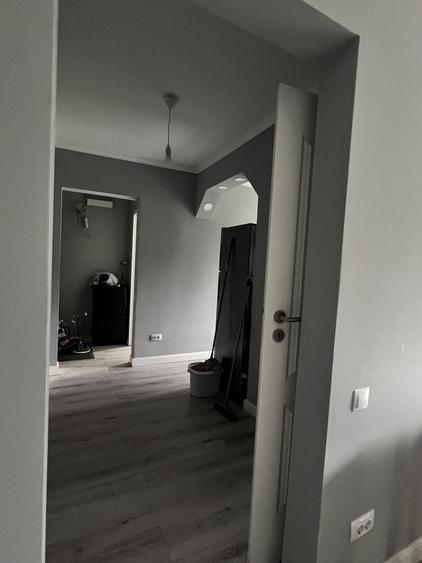 Apartament cu 3 camere semidecomandat în Nufărul
