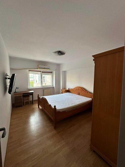Apartament cu 3 camere decomandat în Păcurari