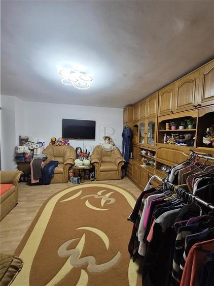 Apartament cu 2 camere decomandat, mobilat în Freidorf