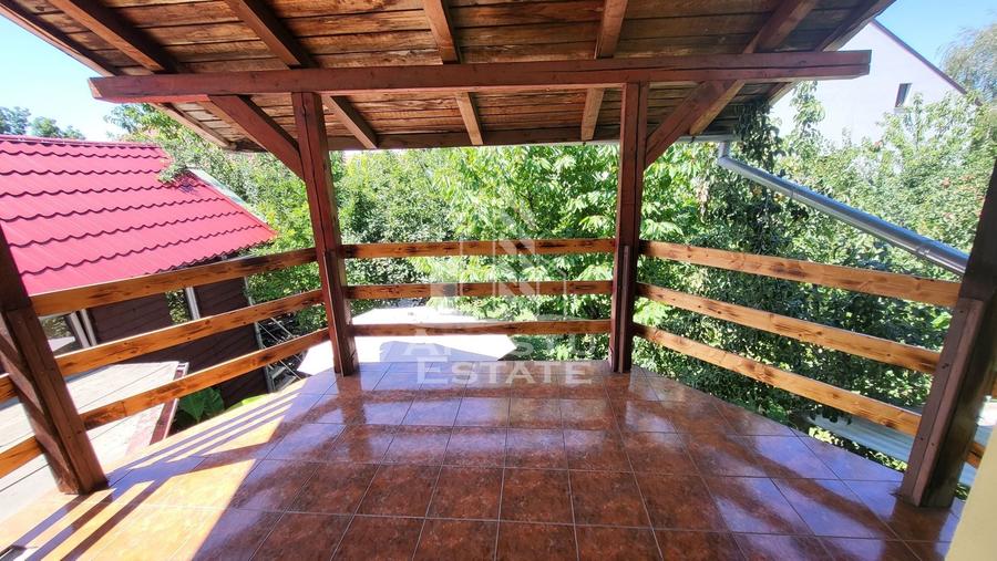 Casă individuală cu 4 camere cu Canalizare în Aradului
