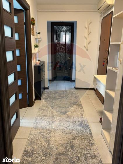 Apartament cu 3 camere, mobilat în Craiovița Nouă