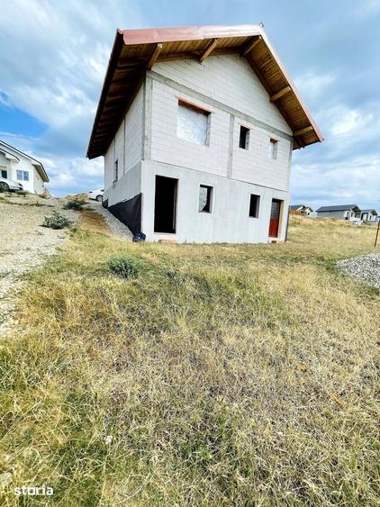 Casă cu 3 camere cu Teren 300 Mp în Sânmartin