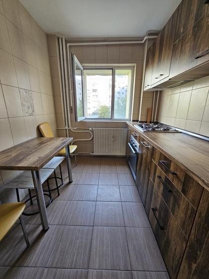 Apartament cu 2 camere decomandat în Basarabia