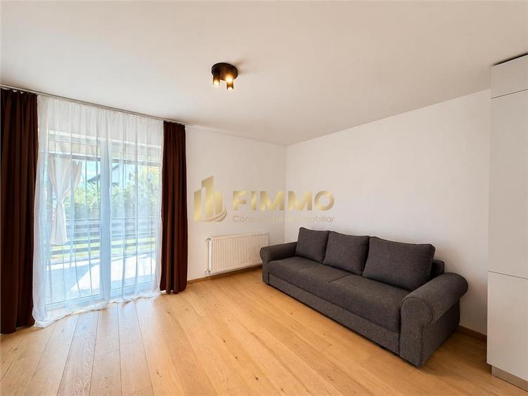 Duplex cu 3 camere cu Canalizare în Est