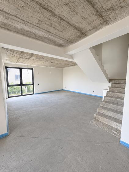 Duplex cu 5 camere cu Canalizare în Borhanci