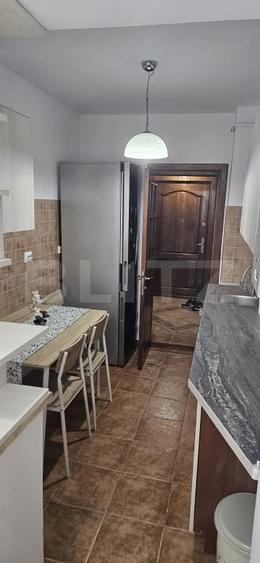 Apartament cu 3 camere decomandat în Filiași