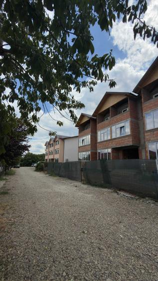 Apartament cu 2 camere decomandat în Valea Adâncă