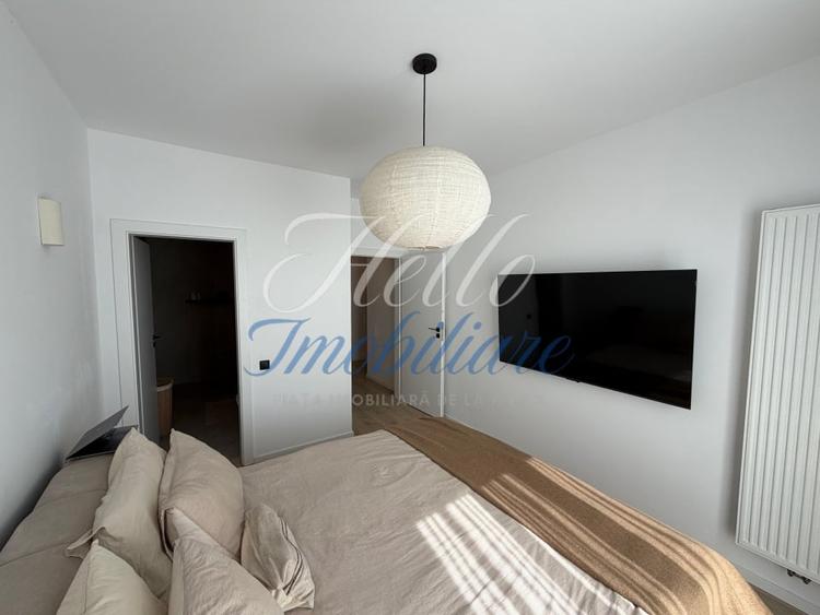 Apartament cu 3 camere semidecomandat, mobilat în Semicentral
