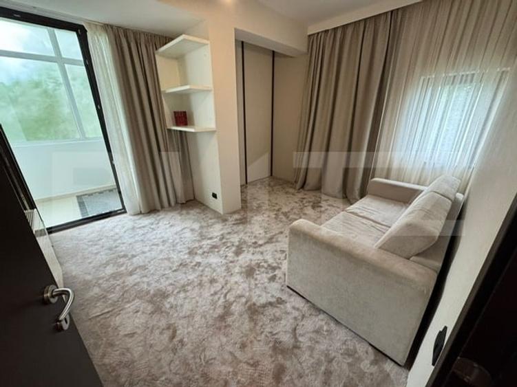 Apartament cu 3 camere semidecomandat, mobilat în Andrei Mureșanu