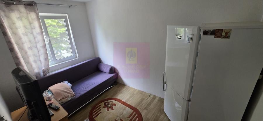 Apartament cu 3 camere semidecomandat în Autogară