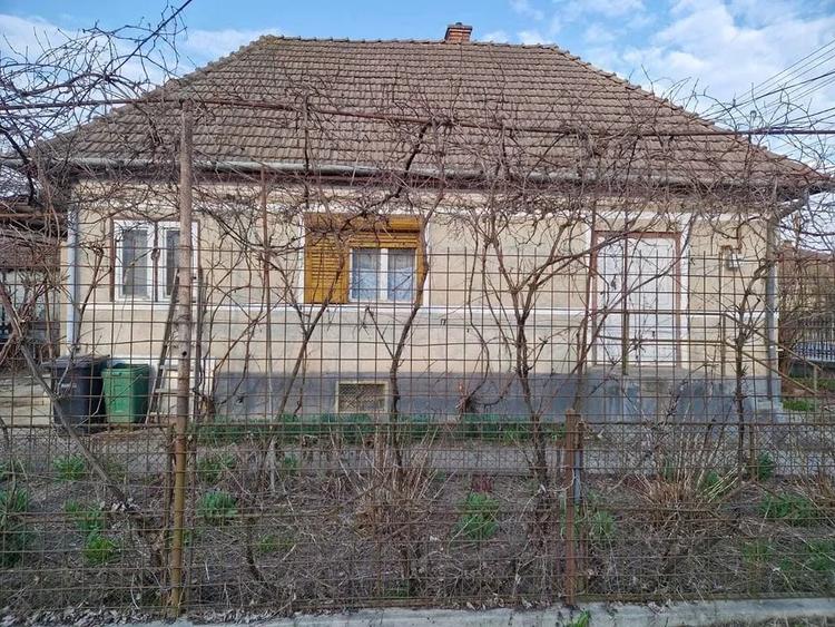 Vand casa ?i teren Turda - 1